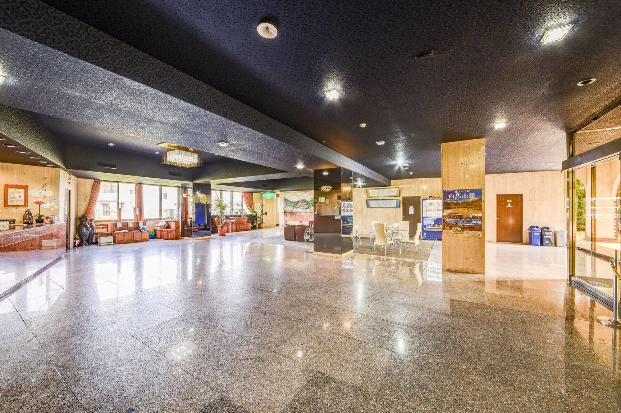 Hakuba Royal Hotel Exterior photo